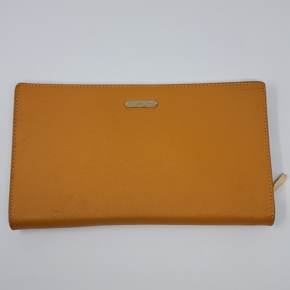 Vince Camuto Light Beige Textured Leather Clutch Purse Gold Accents Zip Closure - Picture 1 of 11